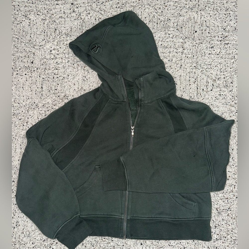 Lululemon cropped scuba